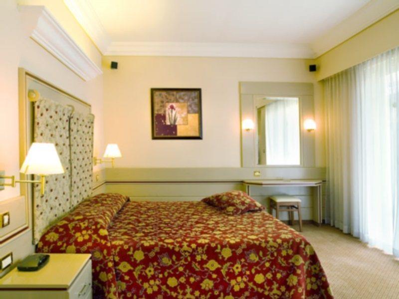 Holiday Suites Афины Экстерьер фото
