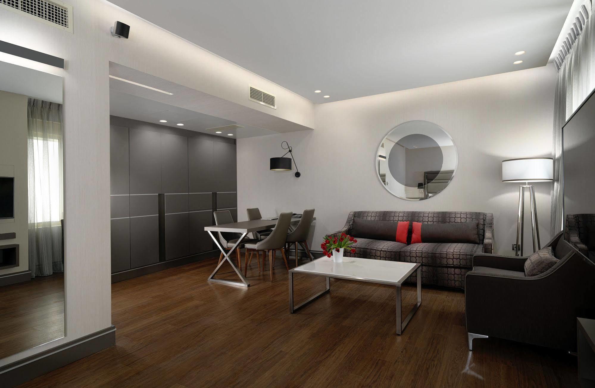 Holiday Suites Афины Экстерьер фото