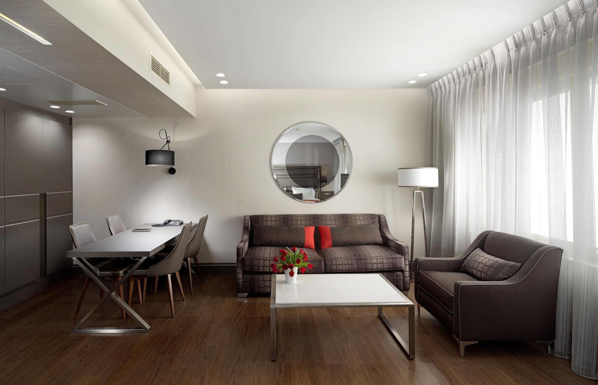 Holiday Suites Афины Экстерьер фото